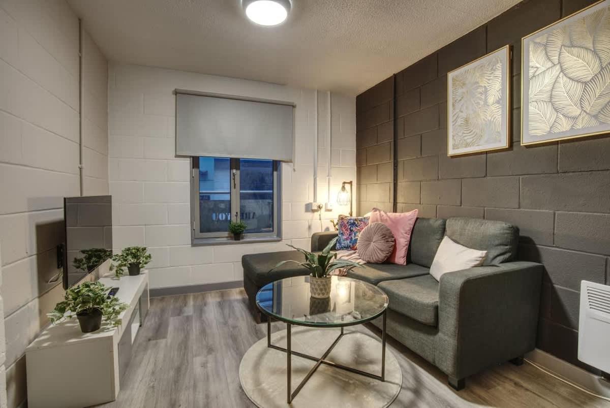 1Br City Centre Apt, Self Check In, Wifi, By Derbnb شيفيلد المظهر الخارجي الصورة